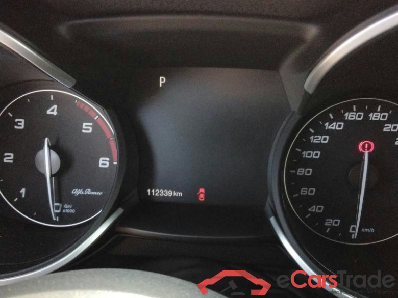 ALFA ROMEO STELVIO / 2017 / 5P / SUV 2.2 TD 190 CV SUPER BUSINESS AT8 Q4 #4