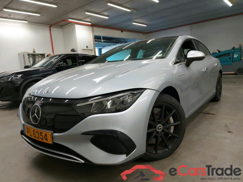 MERCEDES - MER EQE 300 245PK Business Line With Climatic & Navigation & Electric Heated Seats & Cruise Control &  Pano Roof * ELECTRIC *