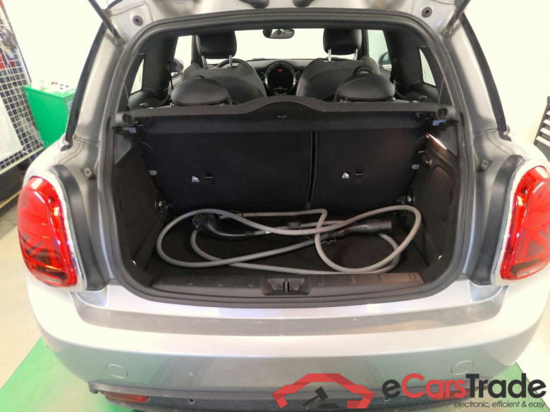 John Cooper EV SE Essential 3d #5