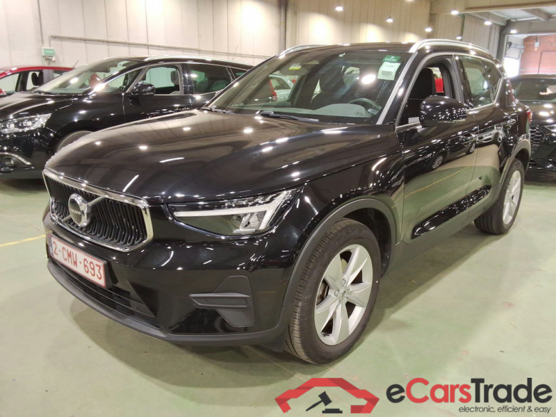 VOLVO XC40 2.0 B3 CORE DCT #1