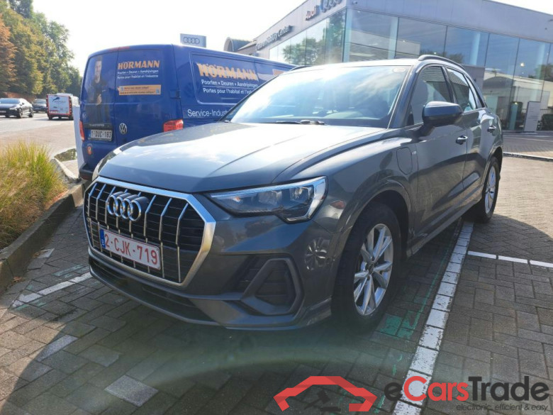 AUDI Q3 1.4 45 TFSI E S TRONIC S LINE