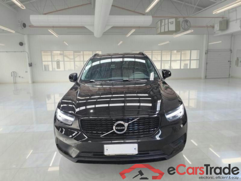 VOLVO XC40 / 2017 / 5P / SUV T4 PLUG-IN HYBRID AUTO RECHARGE R-DESIGN #6