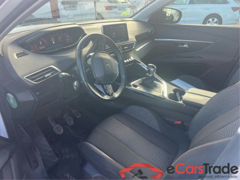 PEUGEOT 3008 / 2016 / 5P / todoterreno 1.5L BlueHDi 96kW (130CV) S&S Active (AC) #3
