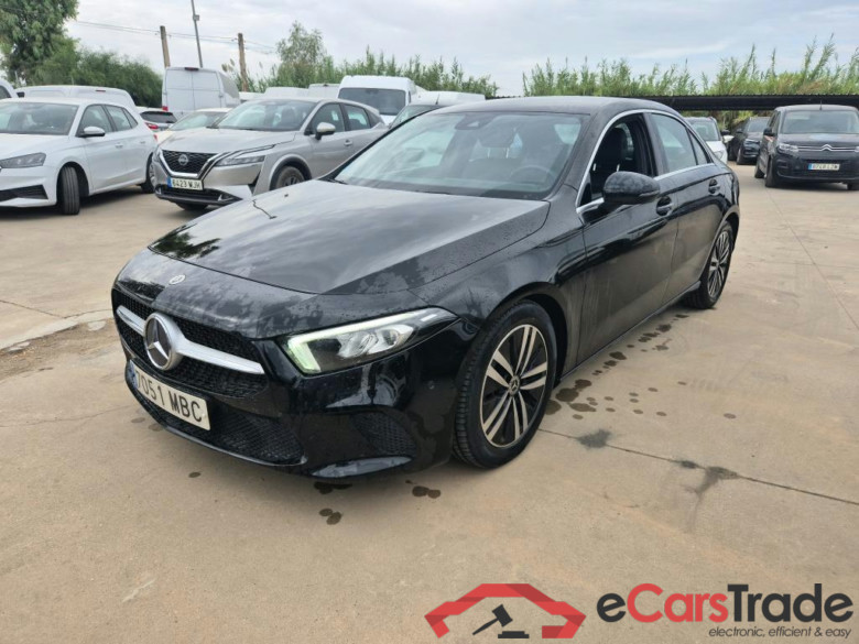 MERCEDES-BENZ Clase A / 2018 / 4P / sedán Sedán A 200 d #1