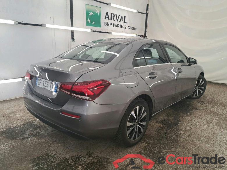 MERCEDES-BENZ Classe A Berline / 2018 / 4P / Berline A 250 e Business Line 8G-DCT #4