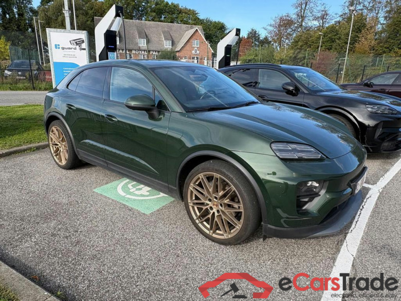 PORSCHE e-Macan Macan 4 Electric (MY24) #1