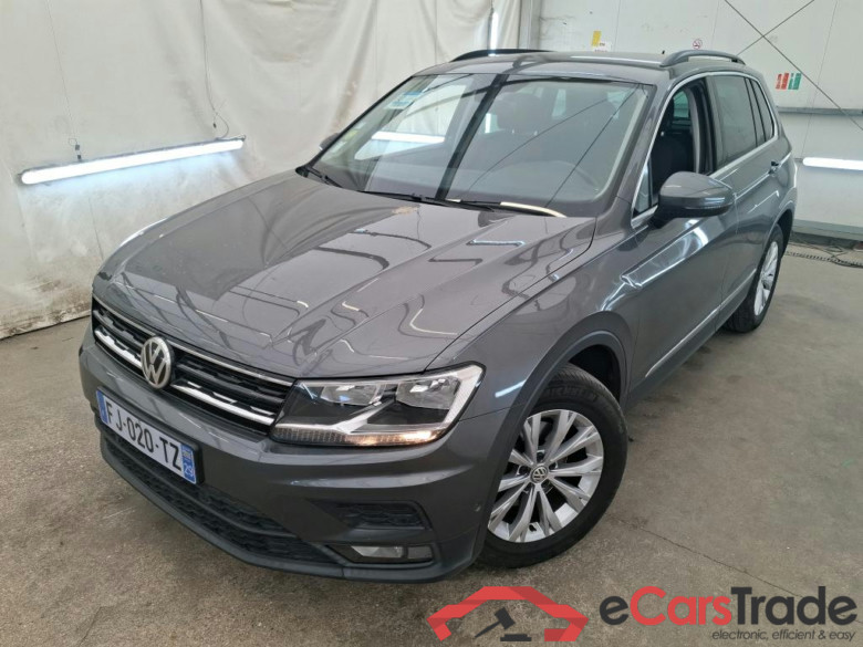 VOLKSWAGEN Tiguan / 2016 / 5P / SUV 2.0 TDI 150 DSG7 Confortline Business #1