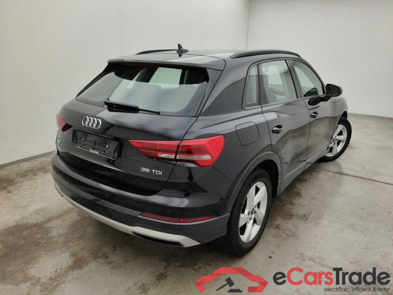 Audi Q3 35 TDI S tronic Advanced Business Editio 5d #2