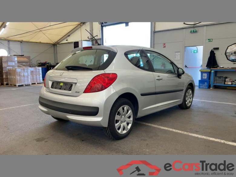PEUGEOT 207 1.4i Trendy #4