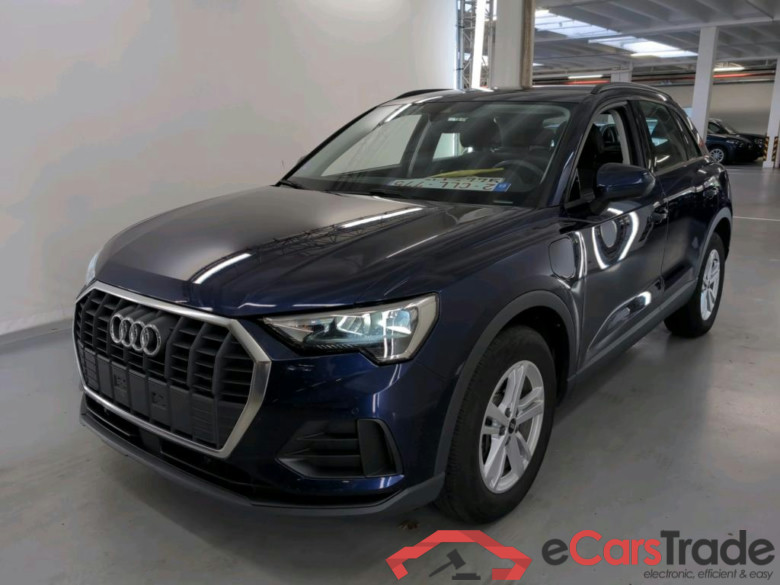 AUDI Q3 1.4 45 TFSI E S TRONIC