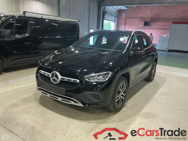 MERCEDES-BENZ GLA 2.0 GLA 180 D DCT BUSINESS SOLUTION #1