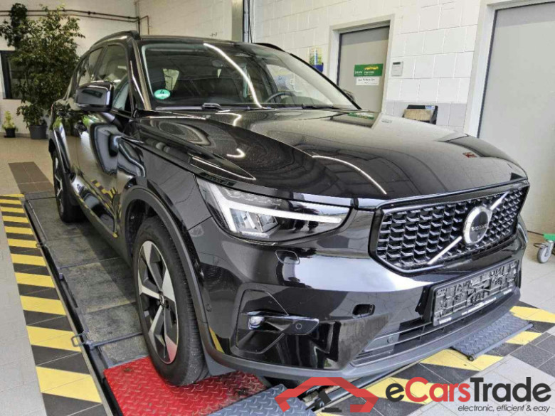 Volvo XC40 (2017->) DE - SUV5 B4 2WD EU6d, Plus Dark, (Facelift) 2022 - 2024 #2