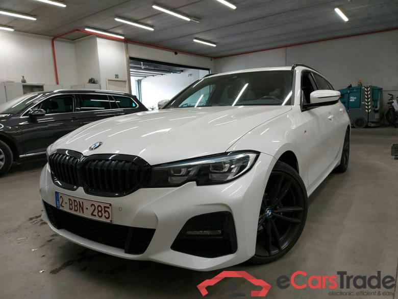 BMW - BMW 3 TOURING 318iA 156PK Busienss Edition M Sport With Heated Sport Seats & Pack Travel & 19 Inch Alloy & Parking Assistant Pack  * PETROL *