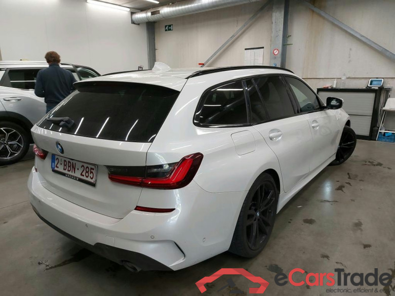 BMW - BMW 3 TOURING 318iA 156PK Busienss Edition M Sport With Heated Sport Seats & Pack Travel & 19 Inch Alloy & Parking Assistant Pack  * PETROL * #2