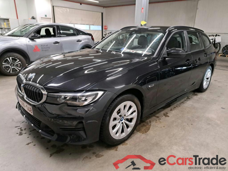 BMW - BMW 3 TOURING 330e 292PK Pack Business Plus With Sport Seats & Parking Assistant Pack * HYBRID *