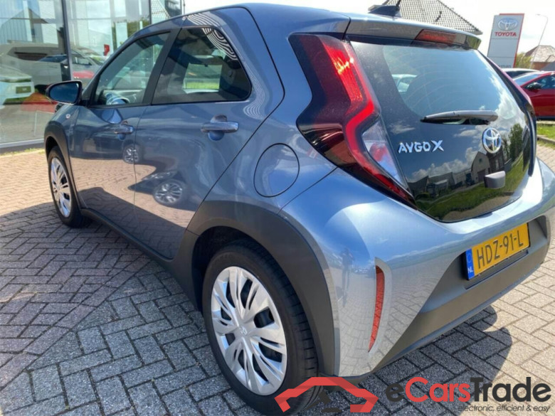 TOYOTA Aygo X 1.0 VVT-i S-CVT Play #3