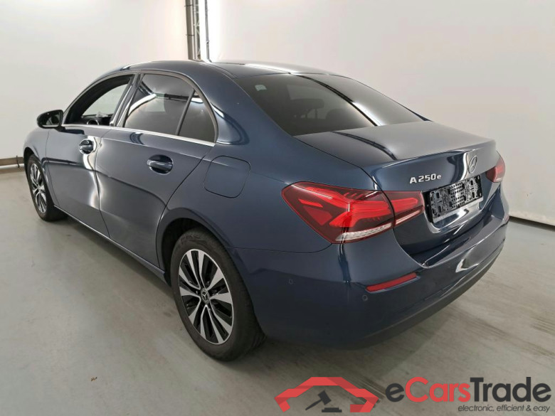 MERCEDES-BENZ A-CLASS LIMOUSINE 1.3 A 250 E BUSINESS SOLUTION DCT #3