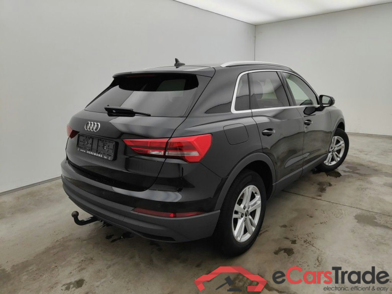 Audi Q3 45 TFSI e S tronic 5d #2