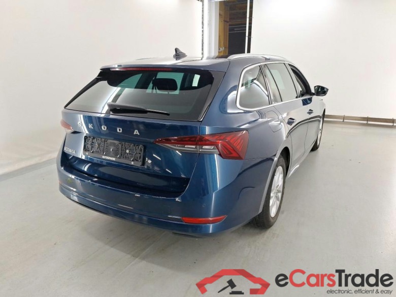 SKODA OCTAVIA COMBI 2.0 CRTDI 110KW DSG7 CLEVER #4