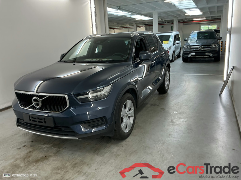 VOLVO XC40 1.5 T2 MOMENTUM PRO