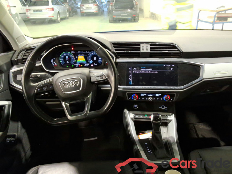 AUDI Q3 1.4 45 TFSI E S TRONIC S LINE #6