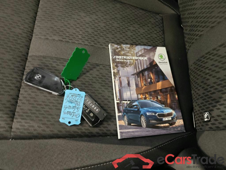 Škoda Octavia Combi 1.0 TSI e-TEC MHEV DSG Business Edit Pl 5d + Pano #4