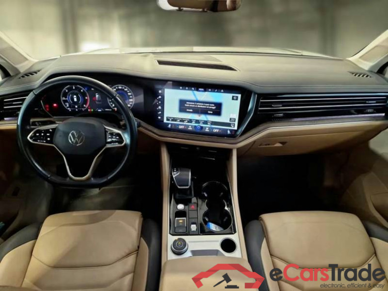 VOLKSWAGEN TOUAREG / 2018 / 5P / SUV 3.0 V6 TDI SCR 170KW ATMOSPHERE #3