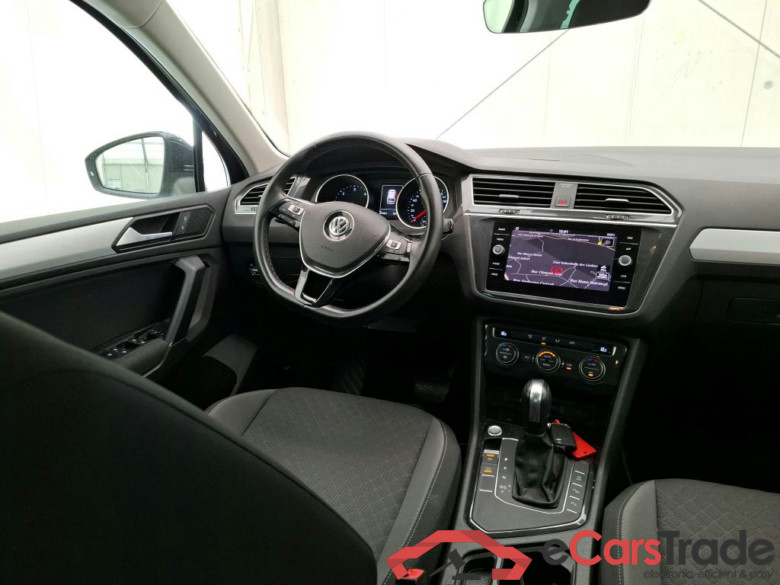 VOLKSWAGEN Tiguan / 2016 / 5P / SUV 2.0 TDI 150 DSG7 Confortline Business #5