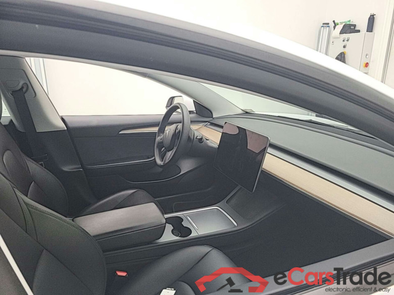 TESLA MODEL 3 STD. R. PLUS #3