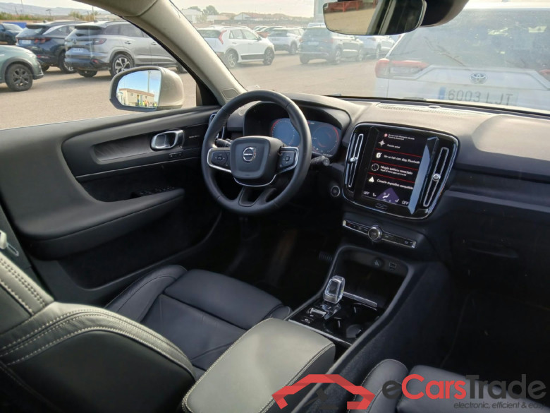 VOLVO XC40 / 2021 / 5P / todoterreno 1.5 T4 Recharge PHEV Plus Bright Auto #3